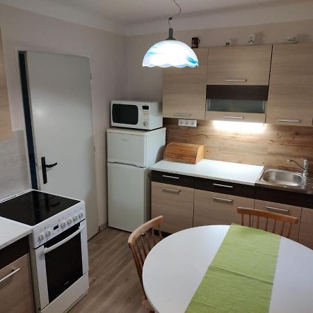 U Letiste Apartamento Kněževes Exterior foto