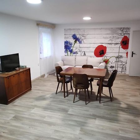 U Letiste Apartamento Kněževes Exterior foto