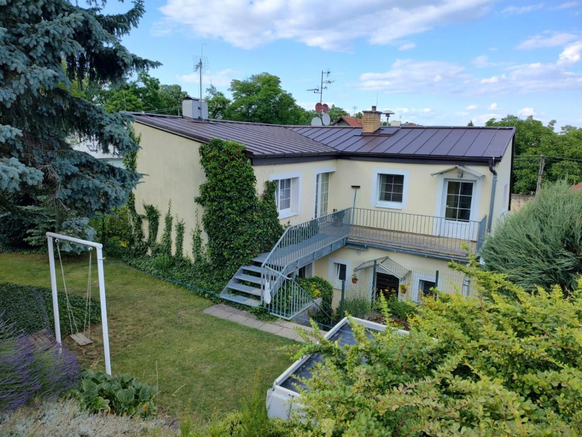 U Letiste Apartamento Kněževes Exterior foto
