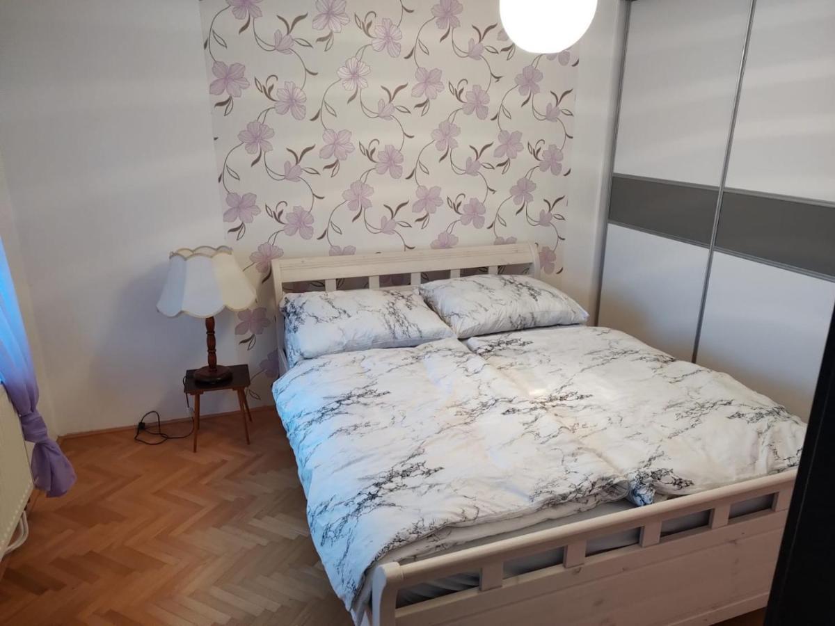 U Letiste Apartamento Kněževes Exterior foto
