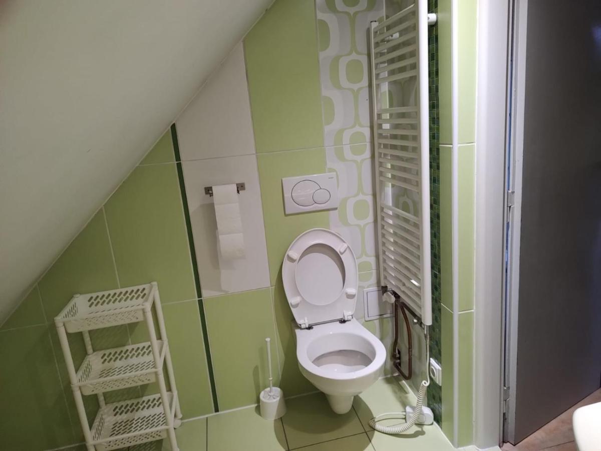 U Letiste Apartamento Kněževes Exterior foto