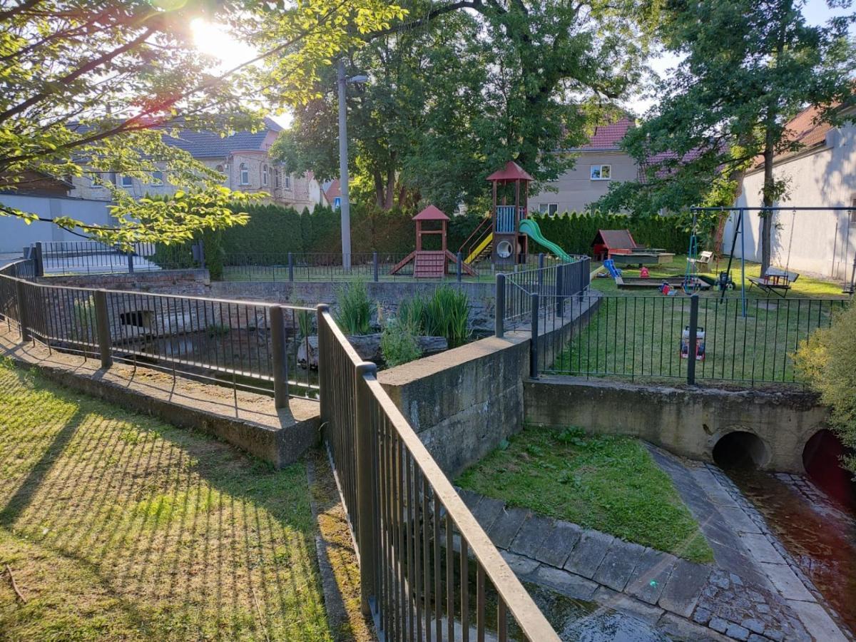 U Letiste Apartamento Kněževes Exterior foto